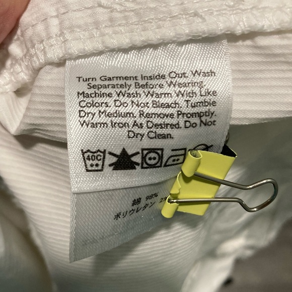 Eddie Bauer 
6P white capris - Picture 2 of 7